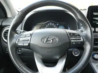 Foto 17 van Hyundai KONA EV Fashion 64 kWh | SOH 96% | Head-up display | Cruise control adaptief met stop&go |