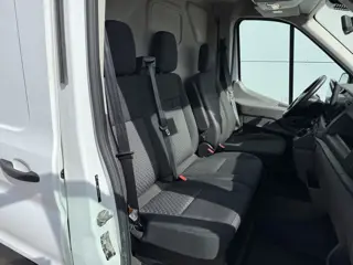 Foto 11 van Ford E-Transit 68kWh 184PK L3H2 317km WLTP 94% (SOH) BEV Snelladen Carplay Climate control Camera Pa