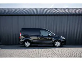 Foto 17 van Ford Transit Connect 1.0 EcoBoost | Benzine | Climatronic | Camera | 1e Eigenaar | Navi | Climate