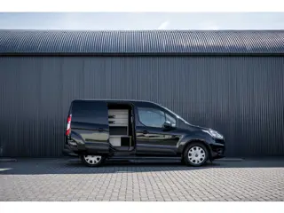 Foto 18 van Ford Transit Connect 1.0 EcoBoost | Benzine | Climatronic | Camera | 1e Eigenaar | Navi | Climate