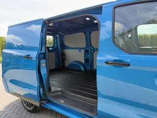 Foto 20 van Ford E-Transit Custom MS-RT 285 PK FULL ELECTRIC SPORT / L1H1 / DIGITAL AQUA BLUE METALLIC / REAR VI