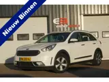 Foto 21 van Kia Niro 1.6 GDi Hybrid DynamicLine | CAMERA | TREKHAAK | WIT METALLIC |