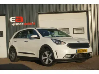 Foto 20 van Kia Niro 1.6 GDi Hybrid DynamicLine | CAMERA | TREKHAAK | WIT METALLIC |