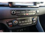 Foto 23 van Kia Niro 1.6 GDi Hybrid DynamicLine | CAMERA | TREKHAAK | WIT METALLIC |