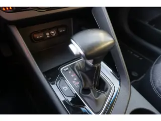 Foto 12 van Kia Niro 1.6 GDi Hybrid DynamicLine | CAMERA | TREKHAAK | WIT METALLIC |