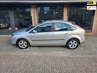 Ford Focus 1.6-16V Futura