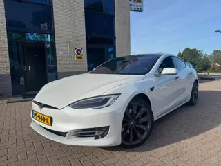 Foto 12 van Tesla Model S 75D Base- panodak- vol fijne en luxe opties