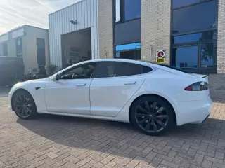 Foto 14 van Tesla Model S 75D Base- panodak- vol fijne en luxe opties