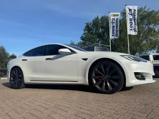 Foto 17 van Tesla Model S 75D Base- panodak- vol fijne en luxe opties