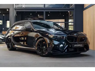 BMW 5 Serie M5  Touring B&W Pano Carbon (bj 2025)