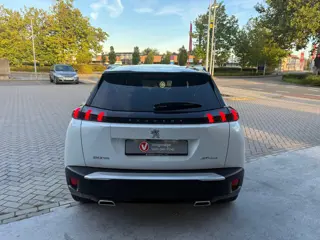 Foto 14 van Peugeot 2008 1.2 PureTech GT-line