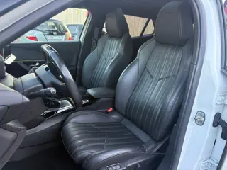 Foto 17 van Peugeot 2008 1.2 PureTech GT-line