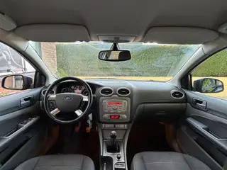 Foto 14 van Ford Focus 1.6 Titanium|Clima|Cruise|Lmv|