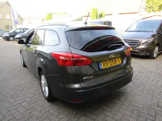 Foto 18 van Ford Focus Wagon 1.0 Lease Edition
