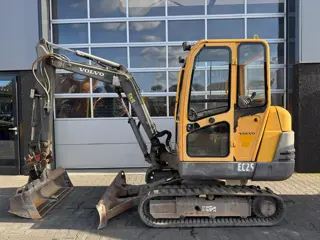 Volvo EC25 (bj 2006)