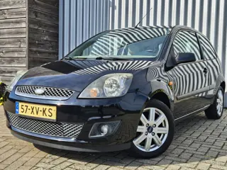 Ford Fiesta 1.6-16V Ghia /Leer/Airco/Voorruitverwarming/PDC/Clima!