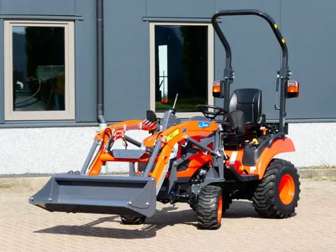 Kioti CS2510 4wd HST / 0001 Draaiuren / Voorlader