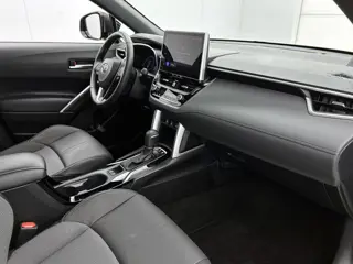 Foto 17 van Toyota Corolla Cross Hybrid 200 Style | Trekhaak afneembaar | Half lederen bekleding | Stoelverwarmi