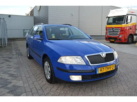 Skoda Octavia Combi 1.6 Ambiente bj08 airco elec pak