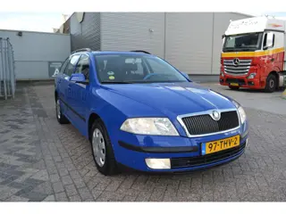 Skoda Octavia Combi 1.6 Ambiente bj08 airco elec pak