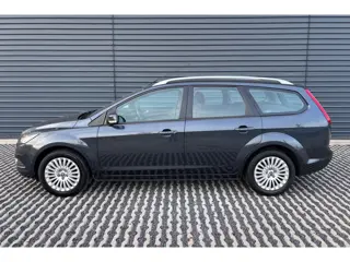 Foto 17 van Ford Focus Wagon 1.6 Titanium | Navigatie | Climate Control