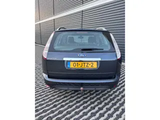 Foto 15 van Ford Focus Wagon 1.6 Titanium | Navigatie | Climate Control