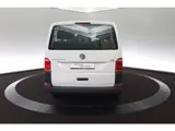 Foto 28 van Volkswagen Transporter Kombi 2.0 TDI L2H1 9P -Motor defect-
