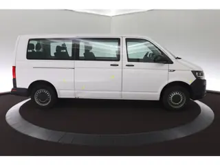 Foto 16 van Volkswagen Transporter Kombi 2.0 TDI L2H1 9P -Motor defect-