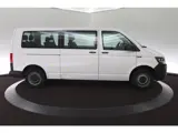 Foto 26 van Volkswagen Transporter Kombi 2.0 TDI L2H1 9P -Motor defect-