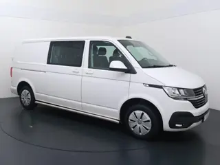 Foto 12 van Volkswagen Transporter 2.0 TDI L2H1 30 DC Highline | 110 pk | Trekhaak | Airco | Cruise control | Na