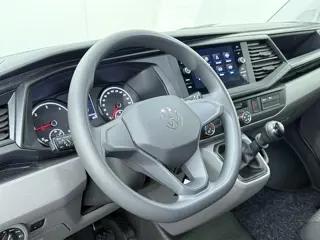Foto 15 van Volkswagen Transporter 2.0 TDI L2H1 30 DC Highline | 110 pk | Trekhaak | Airco | Cruise control | Na