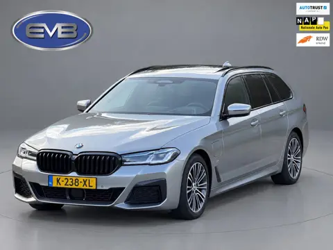 BMW 5-serie Touring 530e M sport PLUS, panoramadak, electr trekhaak, lazer, VOL OPTIES! 1 e eigenaar