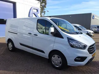 Foto 12 van Ford Transit Custom 300 2.0 TDCI L2H1 Trend AUTOMAAT 3 ZITTER GROOT SCHERM