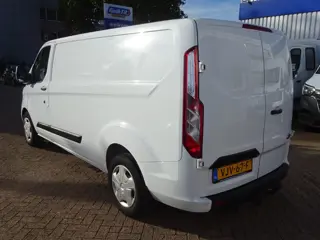 Foto 14 van Ford Transit Custom 300 2.0 TDCI L2H1 Trend AUTOMAAT 3 ZITTER GROOT SCHERM