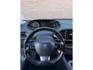 Foto 17 van Peugeot 308 SW 1.6 BlueHDI Blue Lease Pack