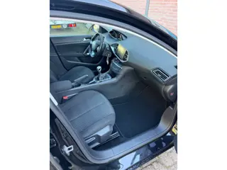 Foto 19 van Peugeot 308 SW 1.6 BlueHDI Blue Lease Pack
