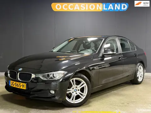 BMW 3-serie 316i High Executive|TREKHAAK|PDC|CRUISE|STOELV|NAVI|BLUETOOTH|CLIMATE|17INCH|
