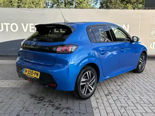 Foto 16 van Peugeot 208 1.2 PureTech Allure 100PK Automaat, Achteruitrijcamera, Navigatie, Apple Carplay, Androi
