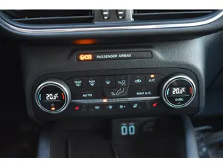 Foto 20 van Ford Kuga 2.5 PHEV Vignale Plugin hybride (bj 2021)