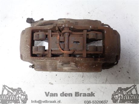 Volkswagen Touareg 5.0 V10 TDi 2003-2010 Remklauw rechts voor