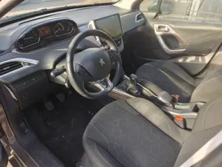 Foto 14 van Peugeot 2008 1.2 PureTech Active (bj 2014)