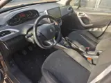 Foto 24 van Peugeot 2008 1.2 PureTech Active (bj 2014)