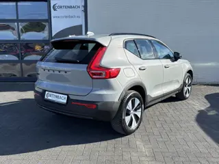 Foto 12 van Volvo XC40 1.5 T4 Plug-in hybrid Plus Dark | Zwenkbare trekhaak | Adaptieve cruise | Harman Kardon |