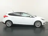 Foto 26 van Ford Focus 125PK Titanium Edition 5DRS | Trekhaak | Privacy glass | 17-inch | All seasonsbanden |