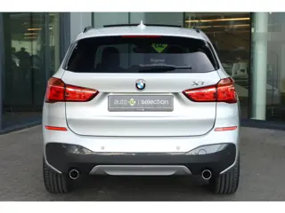 Foto 12 van BMW X1 sDrive20i M Sport / Head-up / Pano