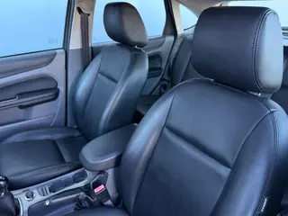 Foto 17 van Ford Focus 1.8 Limited - Lederen Interieur - Trekhaak