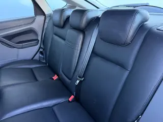 Foto 18 van Ford Focus 1.8 Limited - Lederen Interieur - Trekhaak