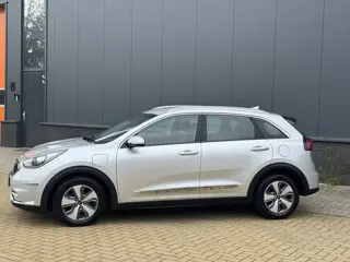 Foto 17 van Kia Niro 1.6 GDi PHEV DynamicLine Aut (bj 2019)