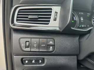 Foto 11 van Kia Niro 1.6 GDi PHEV DynamicLine Aut (bj 2019)
