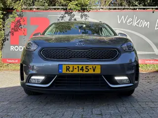 Foto 14 van Kia Niro 1.6 GDi Hybrid DynamicLine - Navigatie - Climate Control - Trekhaak - Cruise Control